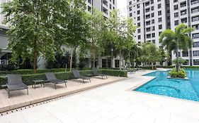Peaceful Studio W Pool For 3 Pax - Seri Kembangan